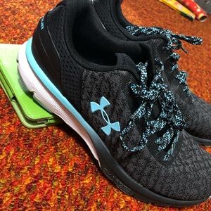 Under Armour Sneakers